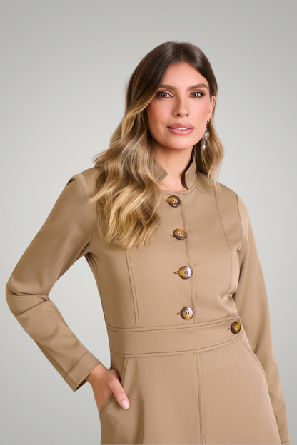 Jaleco Paola I Fendi + Café