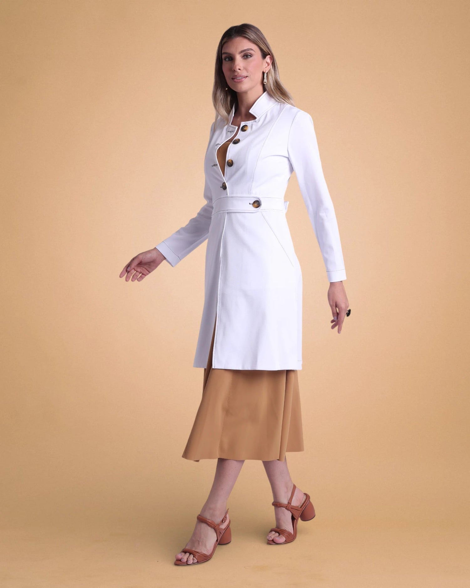 Jaleco Paola I Branco + Café - HOLI