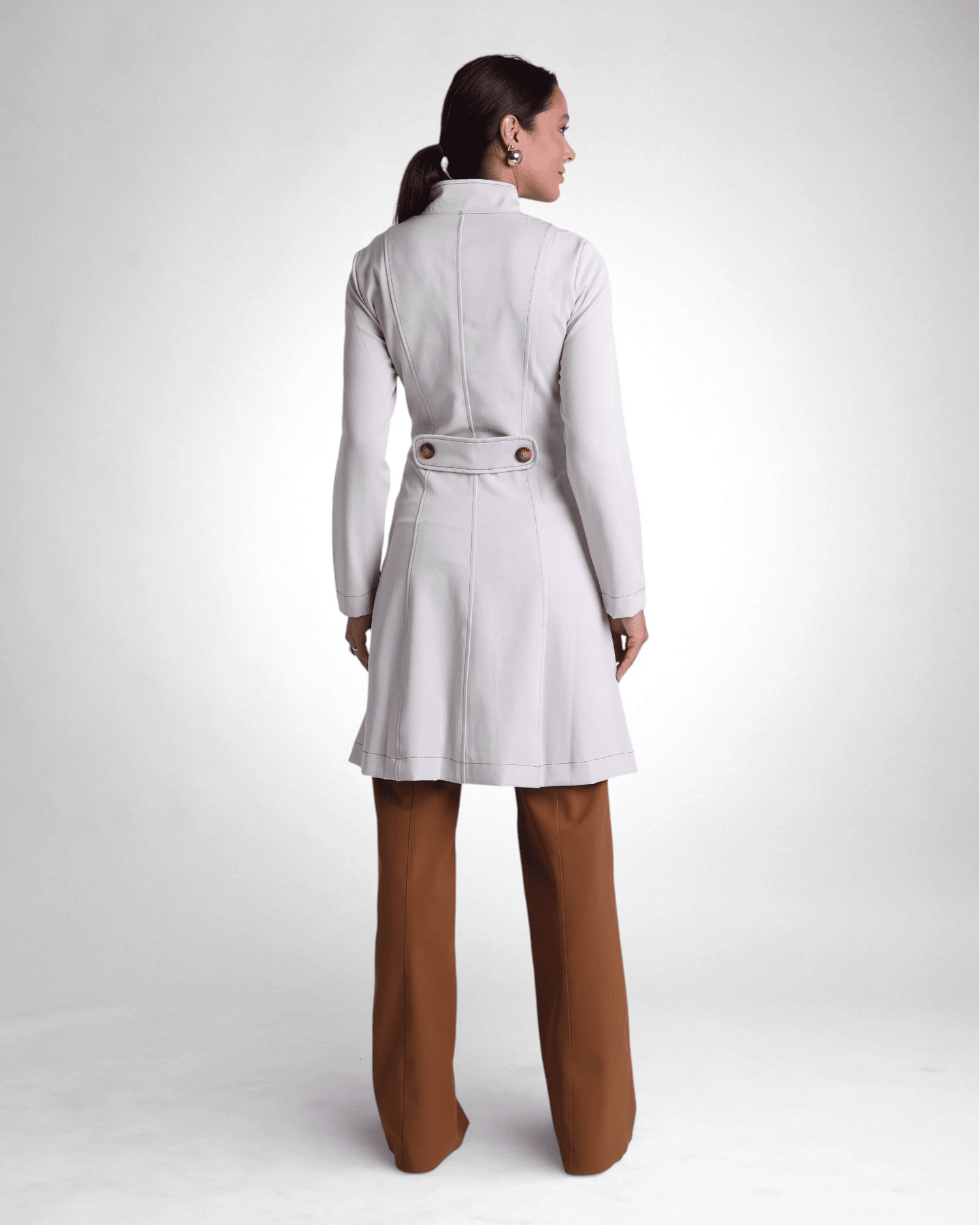 Jaleco Paola I Marfim + Café - HOLI